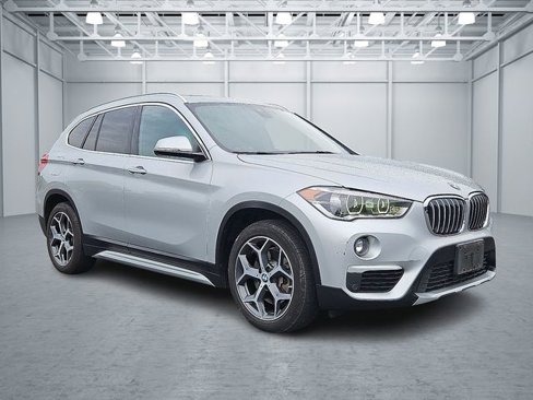 Used 2019 BMW X1 xDrive28i w/ Convenience Package image 3
