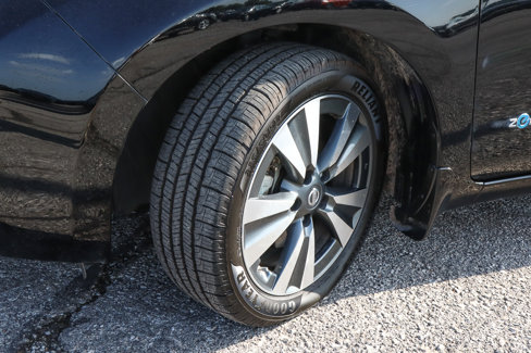 Used 2017 Nissan Leaf SL w/ Premium Package image 18