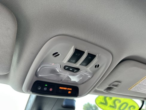 Used 2022 Chevrolet Bolt EUV Premier w/ Sun & Sound Package image 21