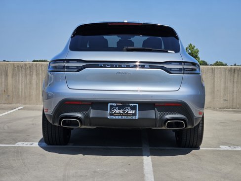 Certified 2025 Porsche Macan image 7