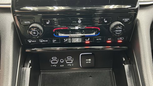 Used 2023 Jeep Grand Cherokee Altitude image 19