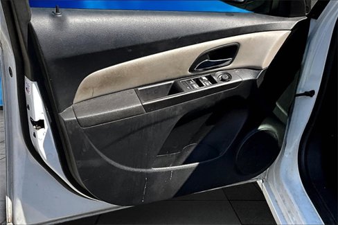 Used 2014 Chevrolet Cruze LS image 23