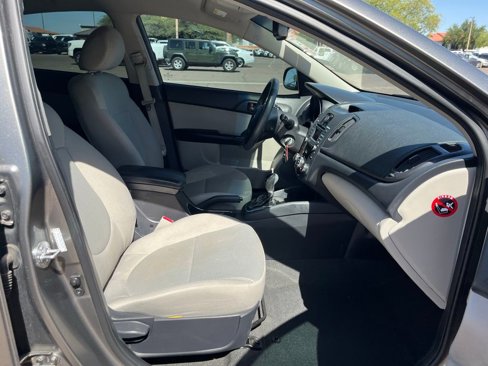 Used 2012 Kia Forte EX image 16