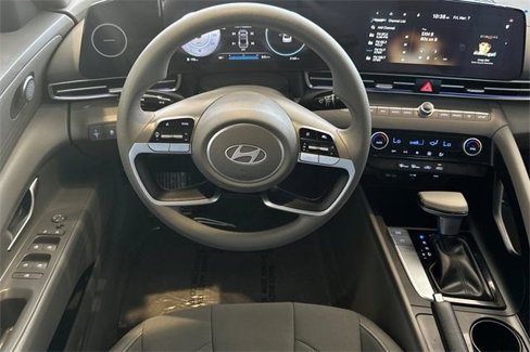 Used 2024 Hyundai Elantra SEL image 15
