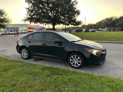 Used 2021 Toyota Corolla LE image 7