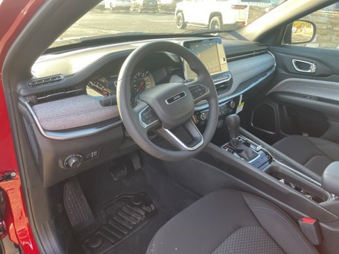 New 2025 Jeep Compass Sport image 21
