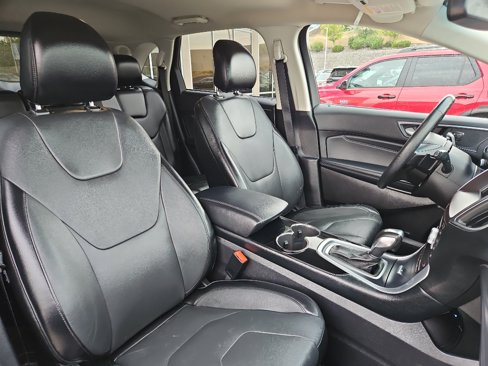 Used 2018 Ford Edge Titanium image 21