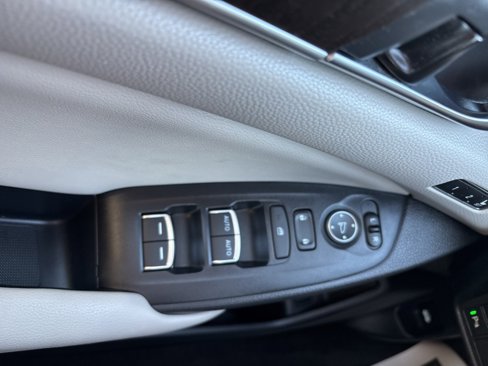 Used 2018 Honda Accord Touring image 13