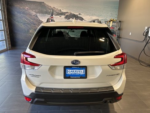 Used 2021 Subaru Forester Premium image 31