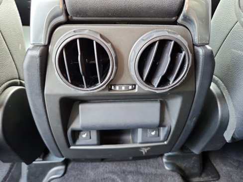 Used 2015 Land Rover LR4 HSE image 26