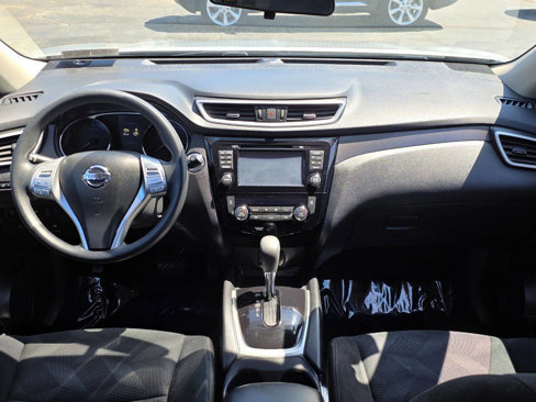 Used 2015 Nissan Rogue SV w/ SV Premium Package image 13