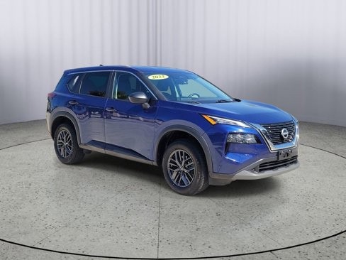 Used 2023 Nissan Rogue S image 2