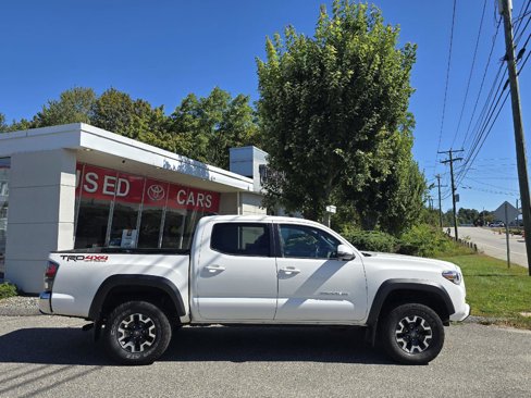 Used 2021 Toyota Tacoma TRD Off-Road image 2