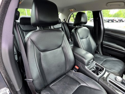 Used 2016 Chrysler 300 Limited image 44