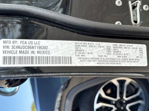 Certified 2022 Jeep Compass Limited image 38