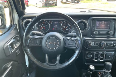 Used 2021 Jeep Gladiator Willys image 5
