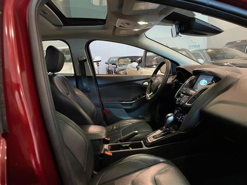 Used 2017 Ford Focus Titanium w/ Titanium Technology Package image 55