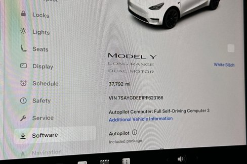 Used 2023 Tesla Model Y AWD image 23