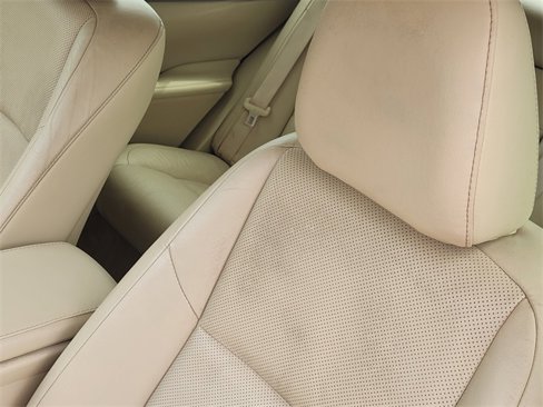 Used 2015 Lexus ES 300h w/ Navigation System Package image 24