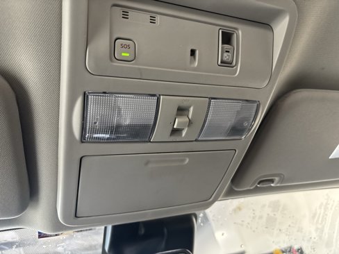 Used 2022 Nissan Titan SV w/ SV Convenience Package image 18