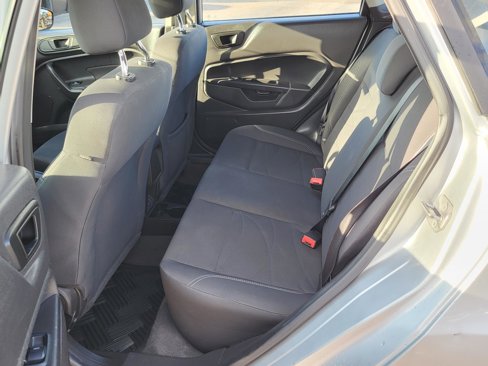 Used 2019 Ford Fiesta SE image 12