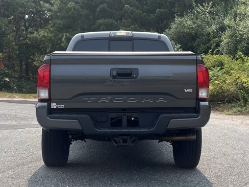 Used 2016 Toyota Tacoma SR image 4