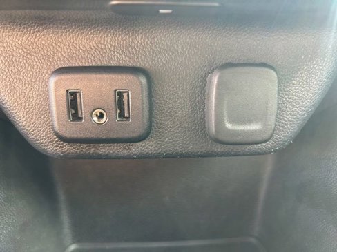 Used 2020 Chevrolet Traverse LT image 15
