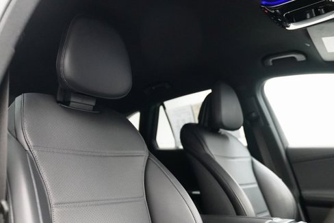 Used 2024 Mercedes-Benz GLC 300 4MATIC image 25
