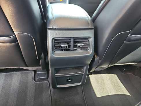 Used 2024 Ford Edge SEL image 9