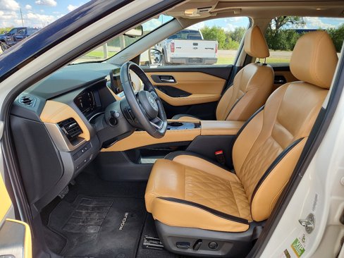 Used 2021 Nissan Rogue Platinum image 12