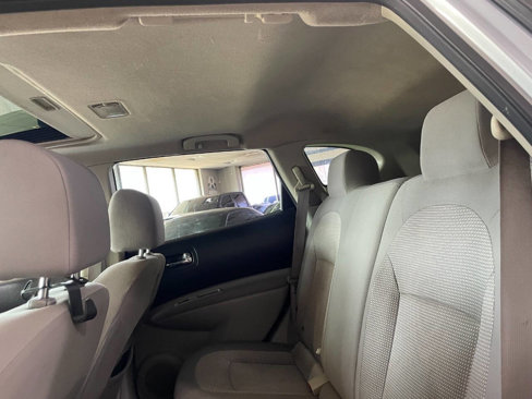 Used 2012 Nissan Rogue SV w/ Premium Pkg image 18