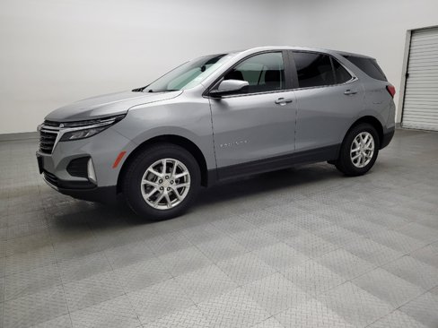 Used 2023 Chevrolet Equinox LT w/ Driver Convenience Package image 2