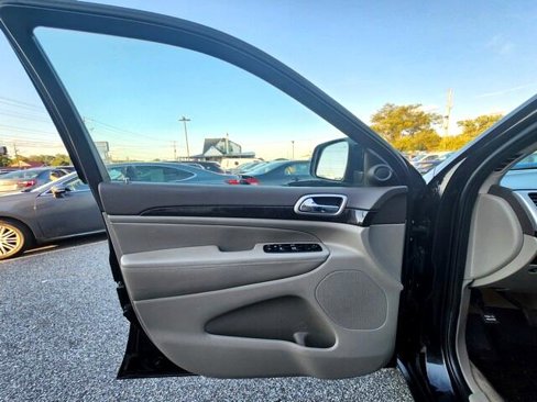 Used 2012 Jeep Grand Cherokee Laredo image 9