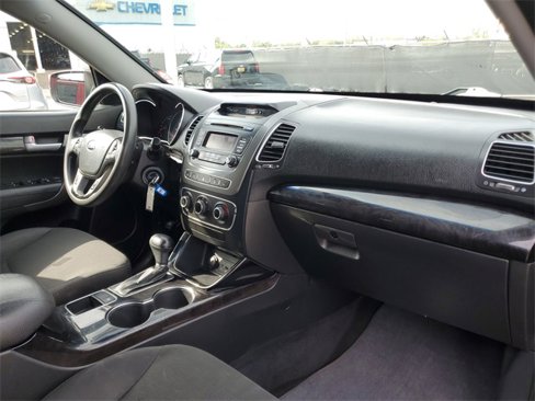 Used 2015 Kia Sorento LX image 25