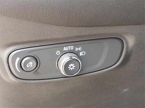 Used 2022 Chevrolet Equinox LS w/ Driver Confidence II Package image 11