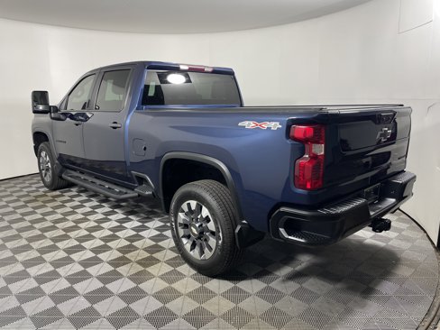Used 2022 Chevrolet Silverado 2500 Custom w/ Custom Value Package image 3