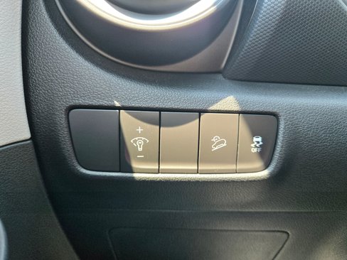 Used 2023 Hyundai Kona SEL image 26