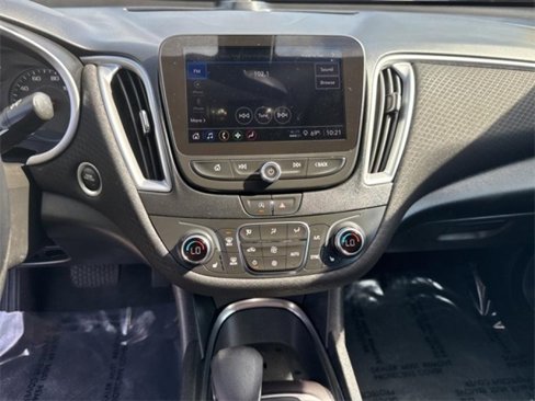 Used 2022 Chevrolet Malibu LT image 23