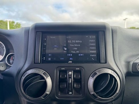 Used 2017 Jeep Wrangler Unlimited Sport image 11