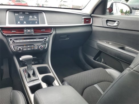 Certified 2020 Kia Optima S image 11