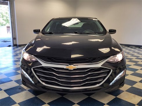 Used 2023 Chevrolet Malibu LT image 2