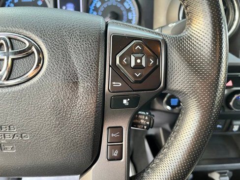 Used 2021 Toyota Tacoma TRD Sport w/ Technology Package image 28