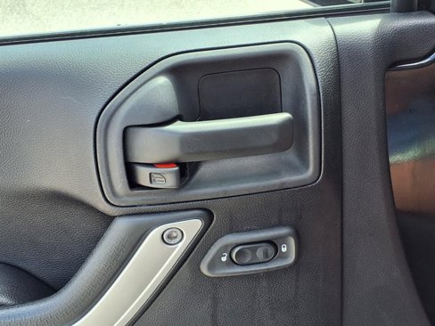 Used 2015 Jeep Wrangler Sahara w/ Dual Top Group image 18