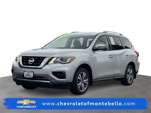 Used 2018 Nissan Pathfinder S image 1