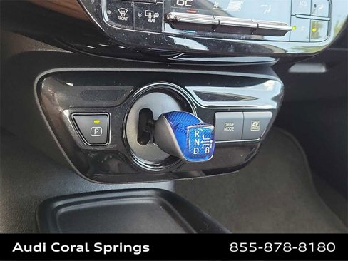 Used 2020 Toyota Prius LE image 17
