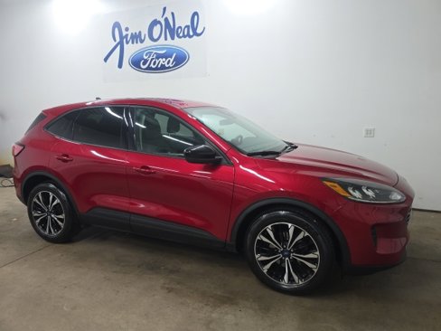 Used 2022 Ford Escape SE w/ SE Sport Appearance Package image 1