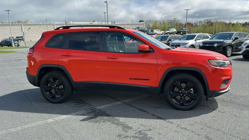 Used 2021 Jeep Cherokee Latitude Plus image 3