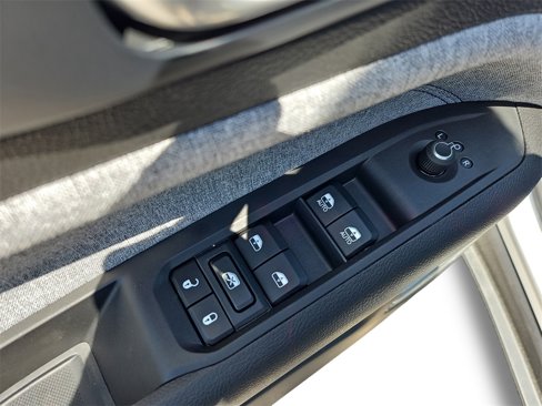 New 2025 Jeep Compass Latitude image 19