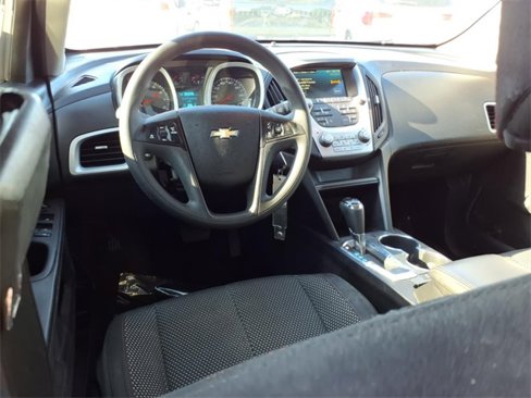 Used 2017 Chevrolet Equinox LS image 4