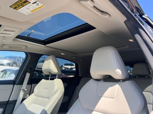 Used 2024 Nissan Ariya FWD image 21